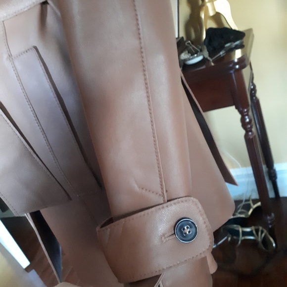 Banana Republic leather coat - Picture 5 of 11